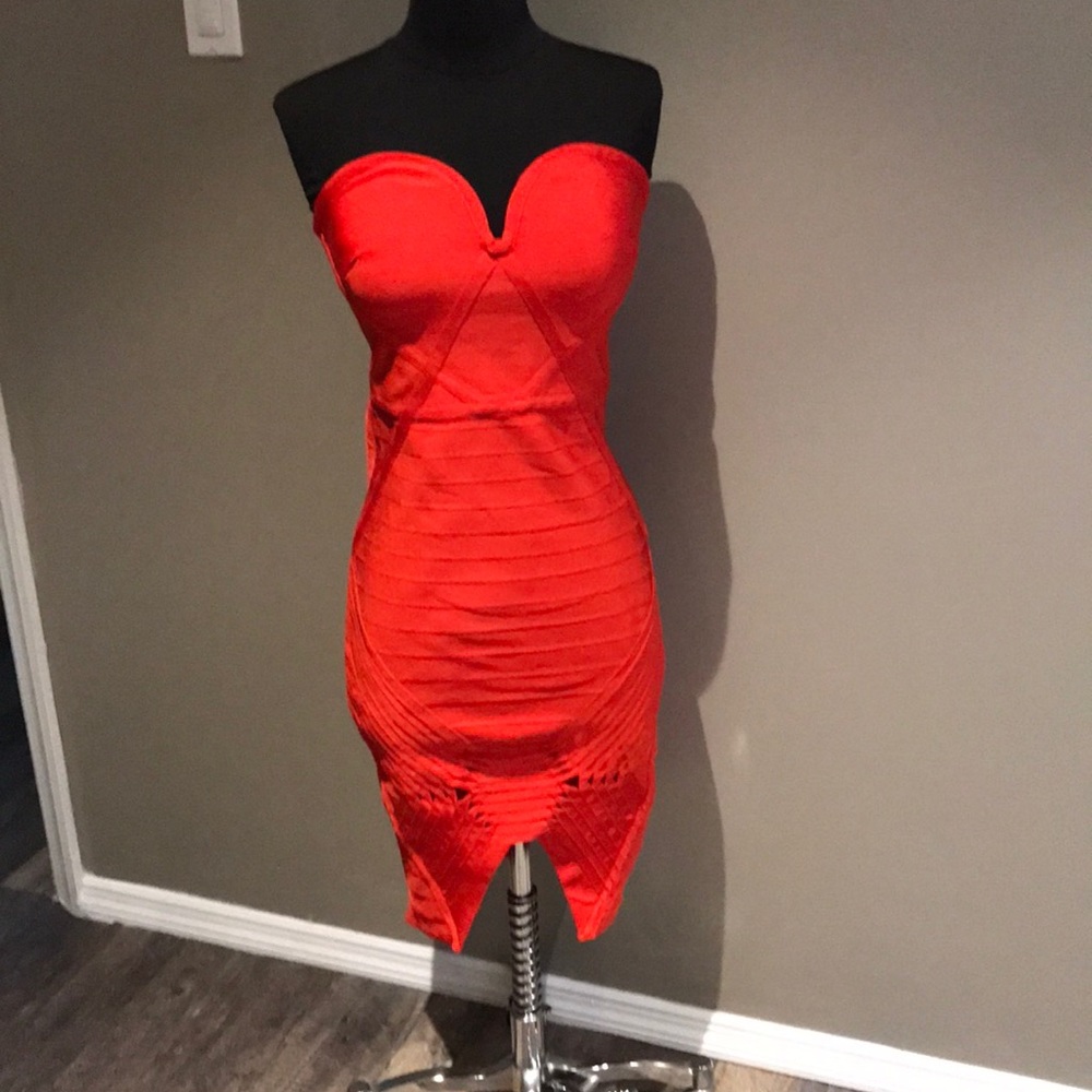 Wow! Sexy bodycon red cocktail dress